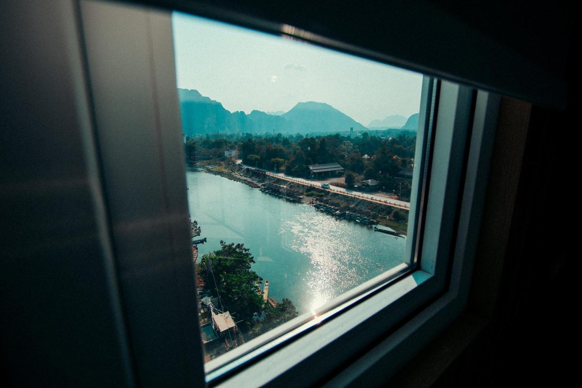 The Elephant Crossing Hotel Vang Vieng Exterior photo